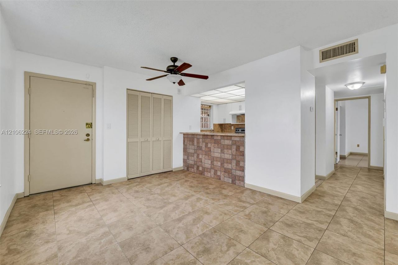 8887 Fontainebleau Blvd , Unit 206, Miami, FL 33172 Photo