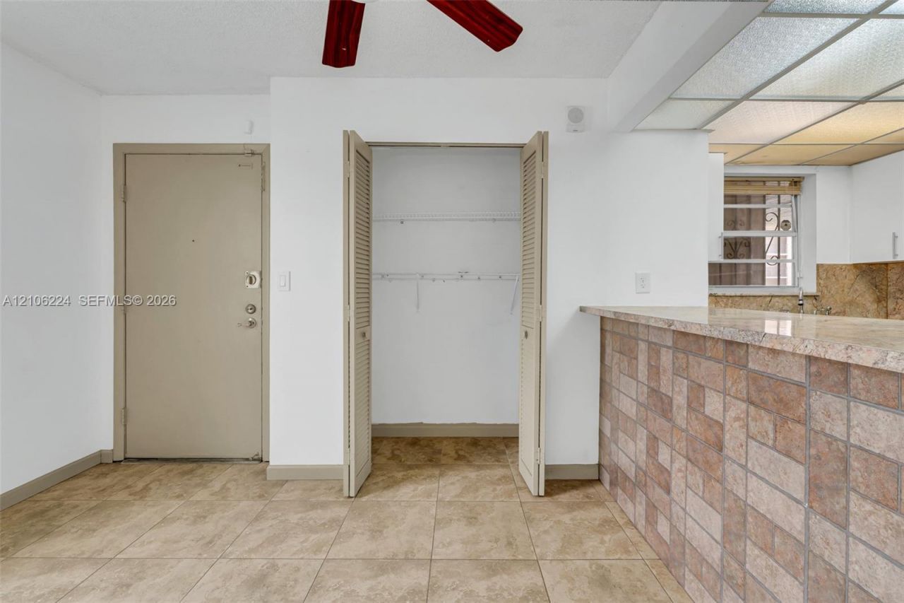 8887 Fontainebleau Blvd , Unit 206, Miami, FL 33172 Photo