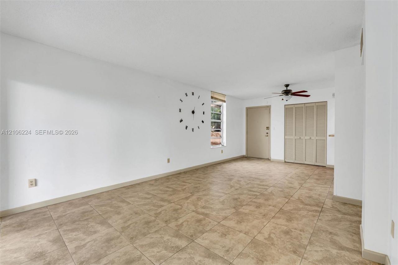 8887 Fontainebleau Blvd , Unit 206, Miami, FL 33172 Photo