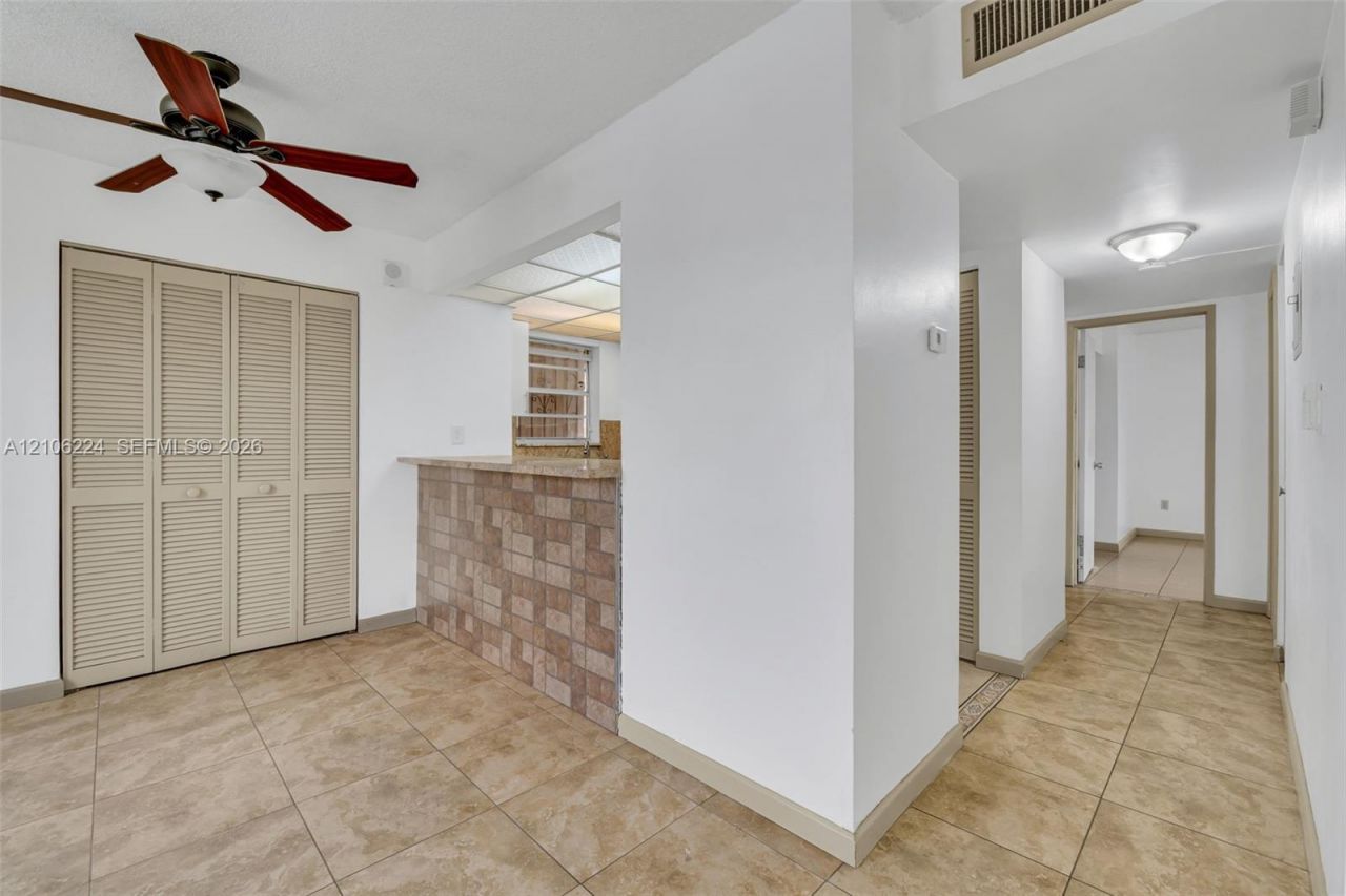 8887 Fontainebleau Blvd , Unit 206, Miami, FL 33172 Photo