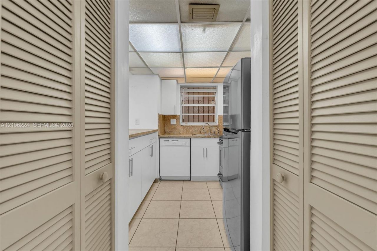 8887 Fontainebleau Blvd , Unit 206, Miami, FL 33172 Photo