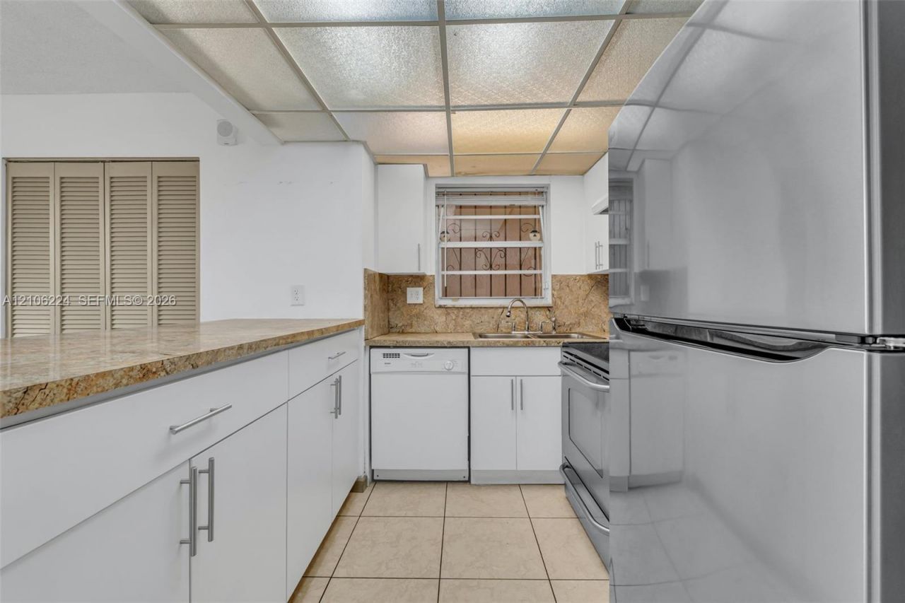 8887 Fontainebleau Blvd , Unit 206, Miami, FL 33172 Photo