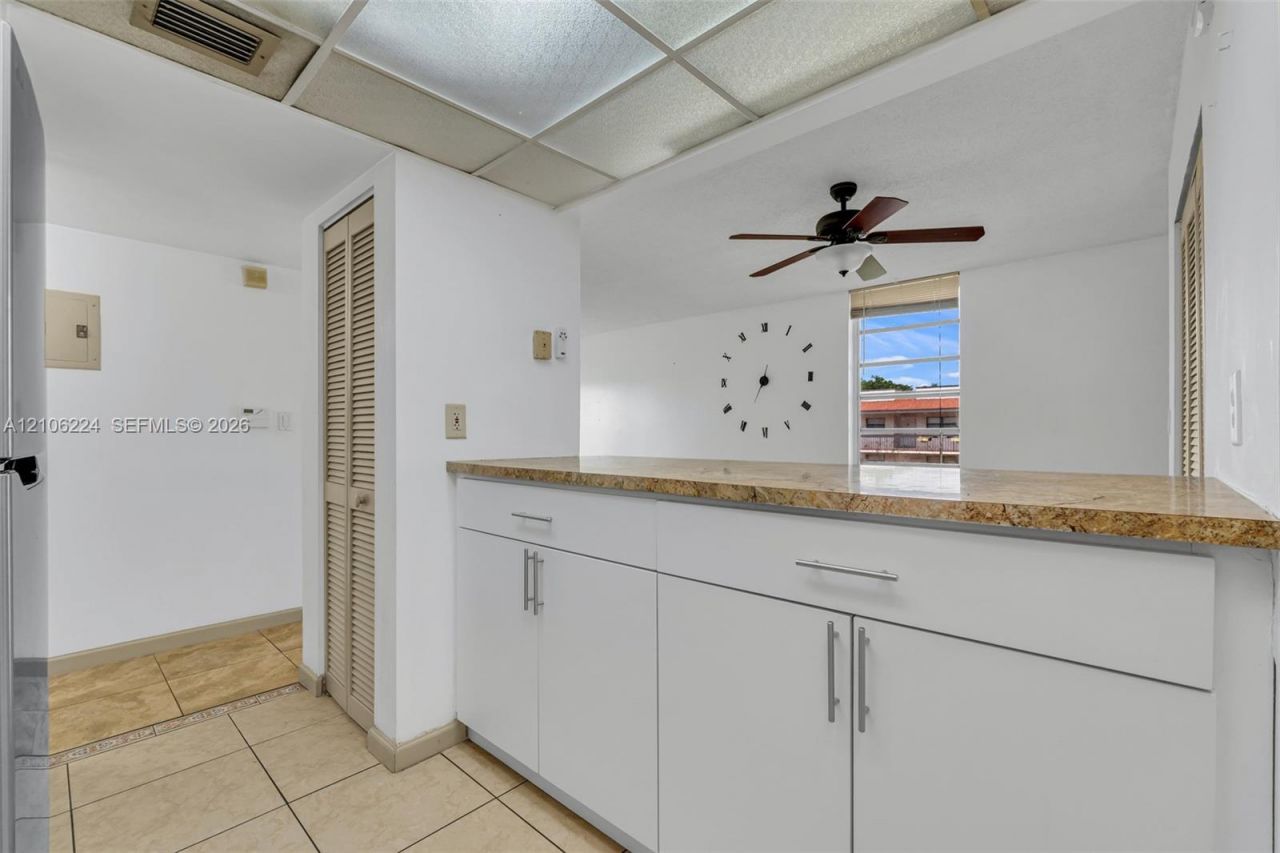 8887 Fontainebleau Blvd , Unit 206, Miami, FL 33172 Photo