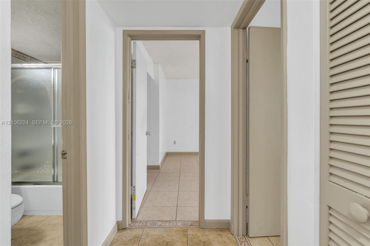 8887 Fontainebleau Blvd , Unit 206, Miami, FL 33172 Photo