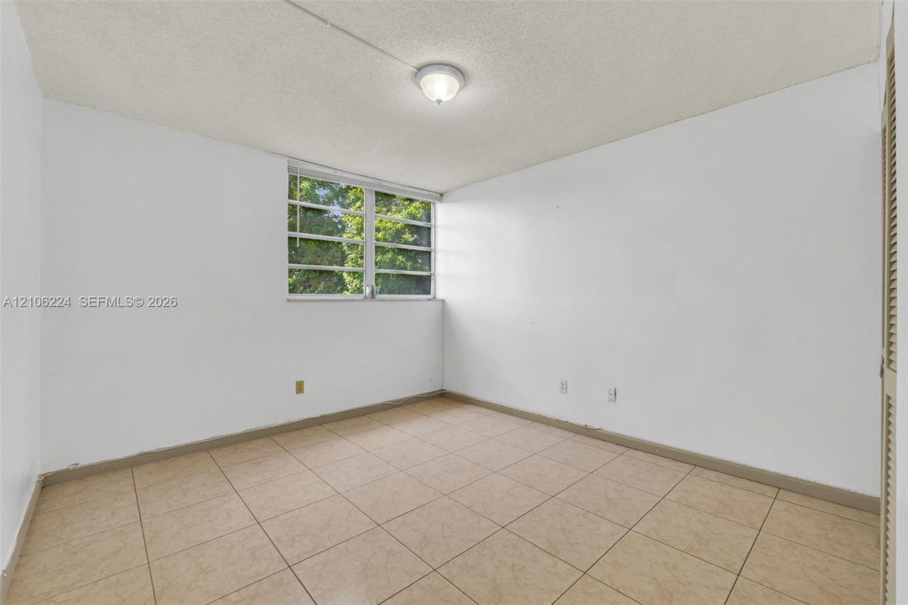 8887 Fontainebleau Blvd , Unit 206, Miami, FL 33172 Photo