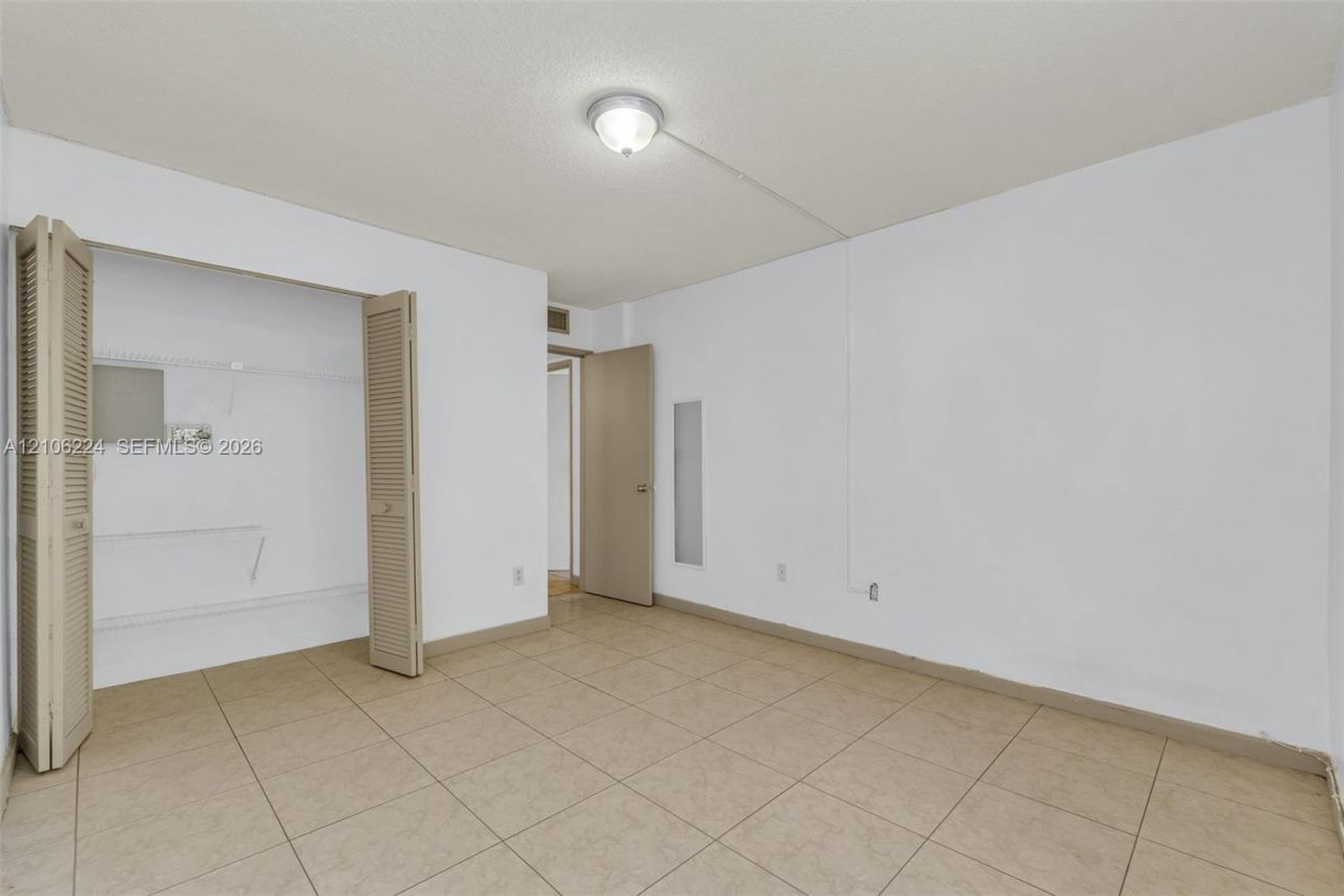8887 Fontainebleau Blvd , Unit 206, Miami, FL 33172 Photo