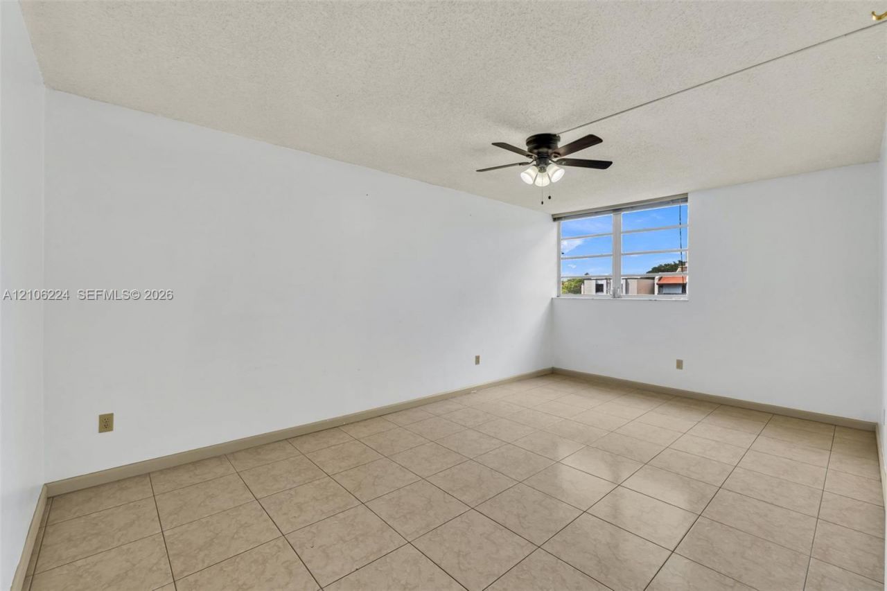 8887 Fontainebleau Blvd , Unit 206, Miami, FL 33172 Photo