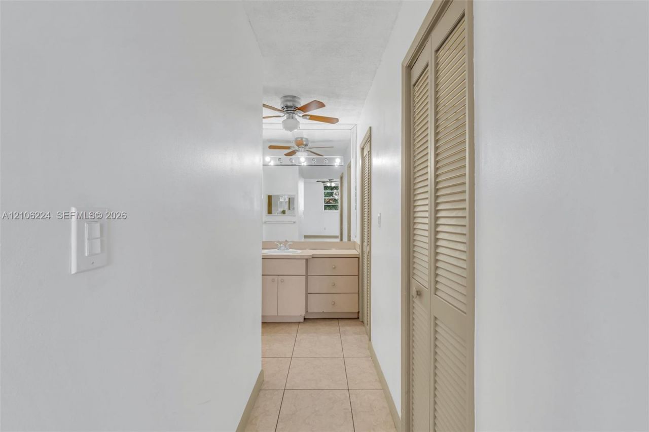8887 Fontainebleau Blvd , Unit 206, Miami, FL 33172 Photo