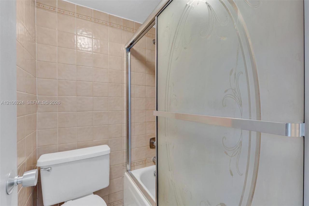 8887 Fontainebleau Blvd , Unit 206, Miami, FL 33172 Photo