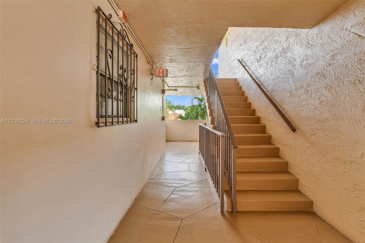 8887 Fontainebleau Blvd , Unit 206, Miami, FL 33172 Photo