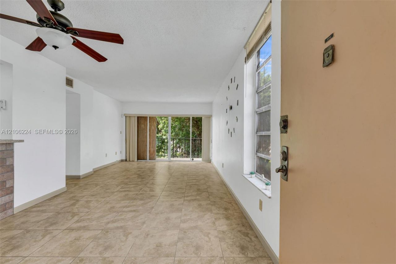 8887 Fontainebleau Blvd , Unit 206, Miami, FL 33172 Photo