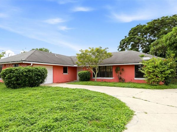 132 Santander Ct , Royal Palm Beach, FL 33411