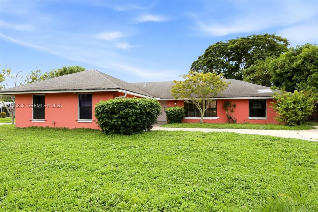 132 Santander Ct, Royal Palm Beach, FL 33411 Photo