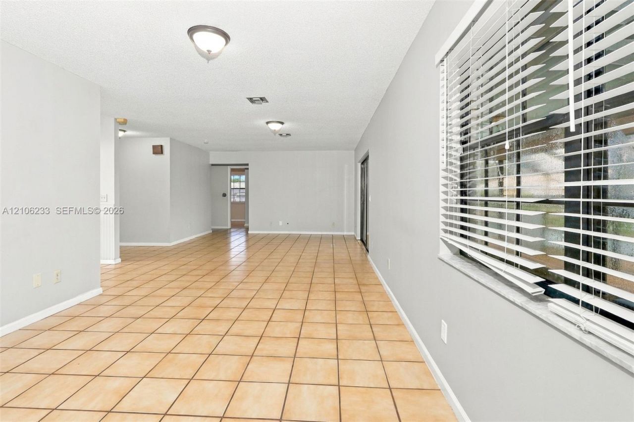 132 Santander Ct, Royal Palm Beach, FL 33411 Photo