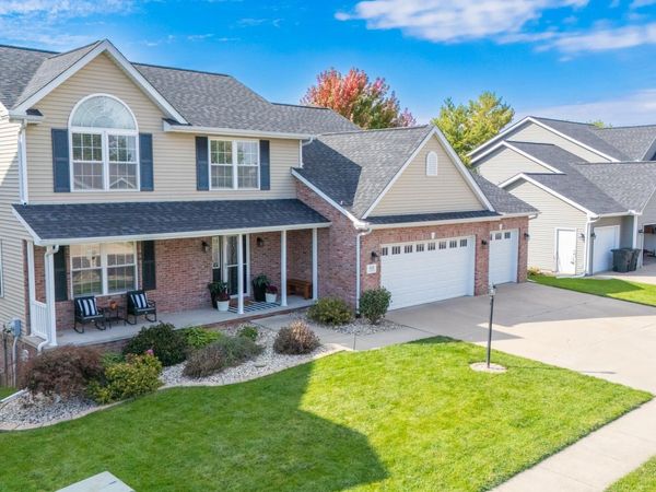 833 STONEBRIDGE Drive, Metamora, IL 61548