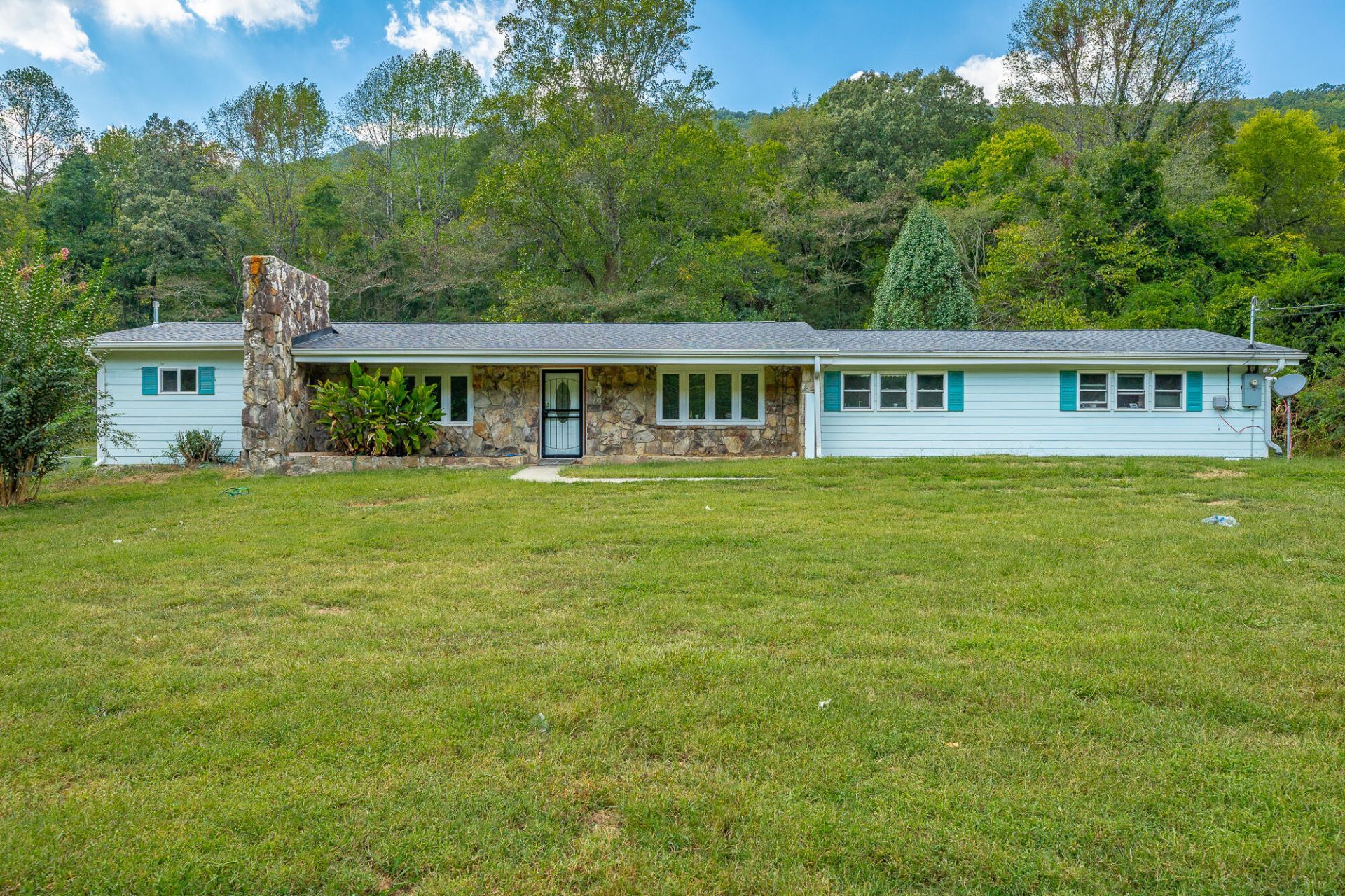 11169 Loop Road Soddy Daisy, TN 37379