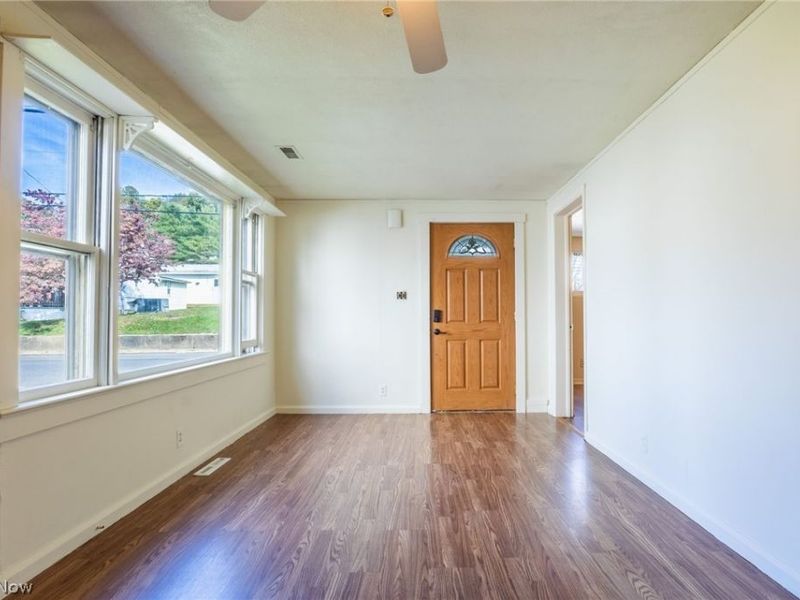 307 S State Street, Crooksville, OH 43731 Photo 4