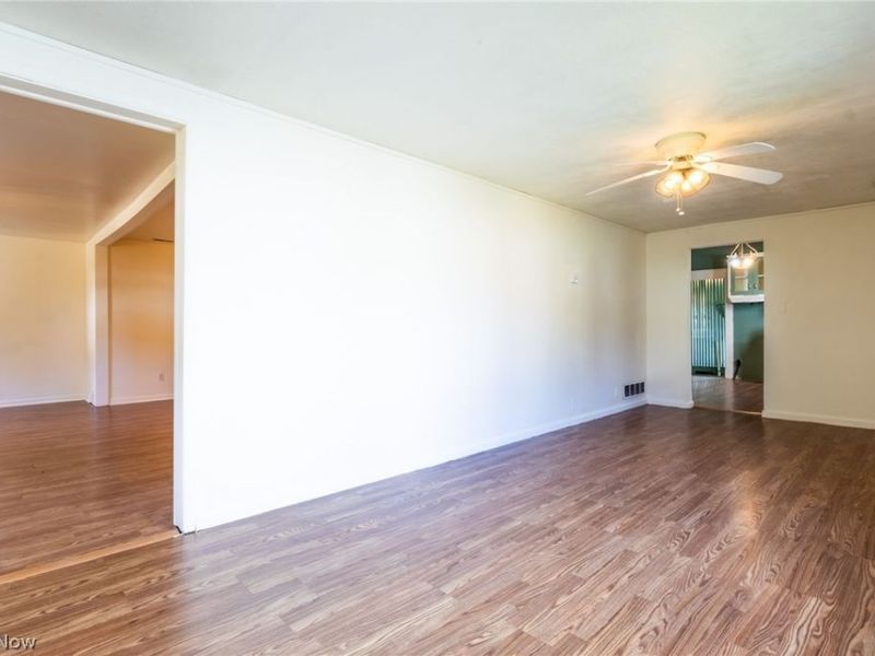 307 S State Street, Crooksville, OH 43731 Photo 5