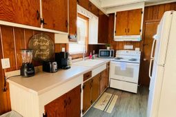 2104 Perrin Dr.  photo 4