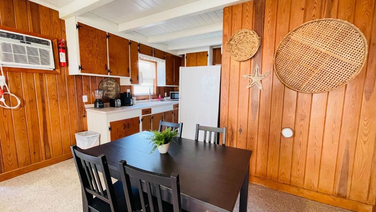 2104 Perrin Dr.  Photo 6