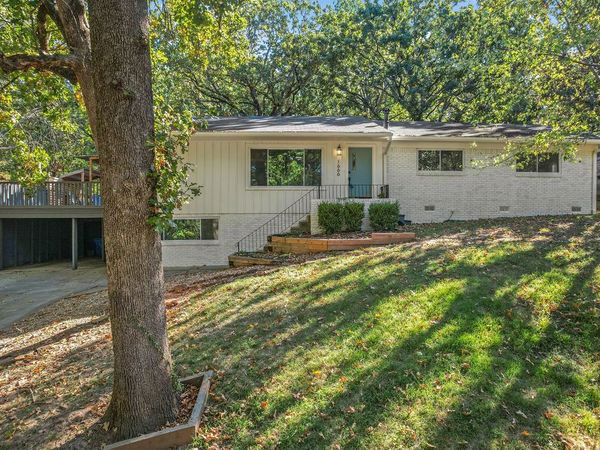 1666 N Viewpoint Drive, Fayetteville, AR 72701