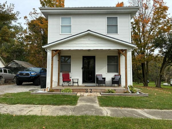 32 E North Street , Marengo, OH 43334