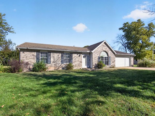 251 W Lakeview Street, Centralia, MO 65240