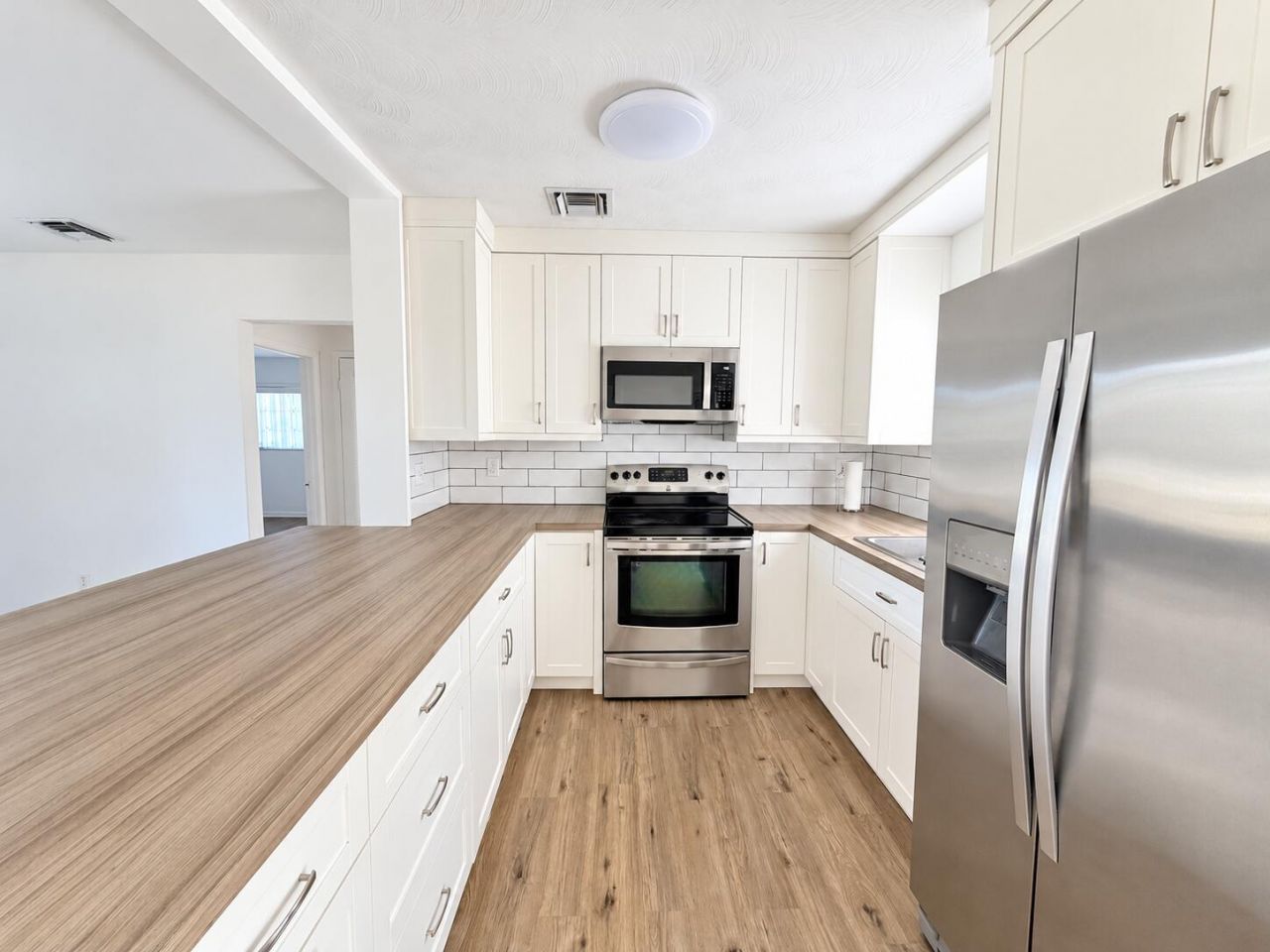 116 NE Entrada Avenue, Port Saint Lucie, FL 34952 Photo