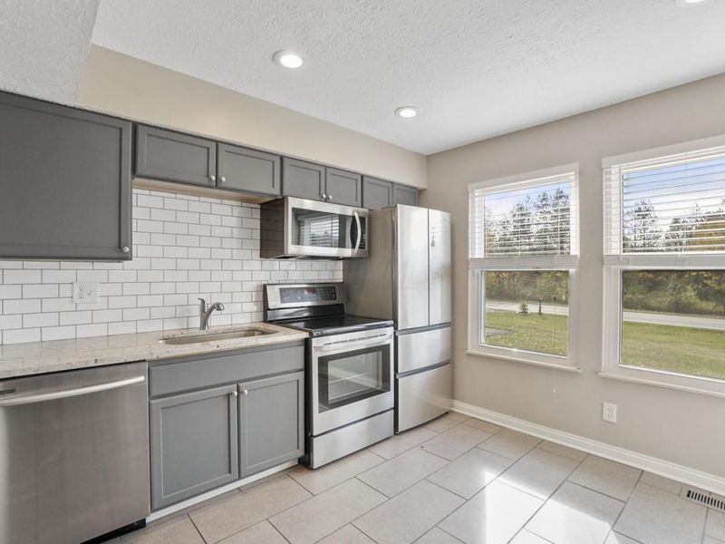 384-386 W Powell Road, Powell, OH 43065 Photo 6