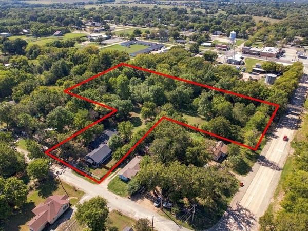 106 S Jernigan Street, Bells, TX 75414