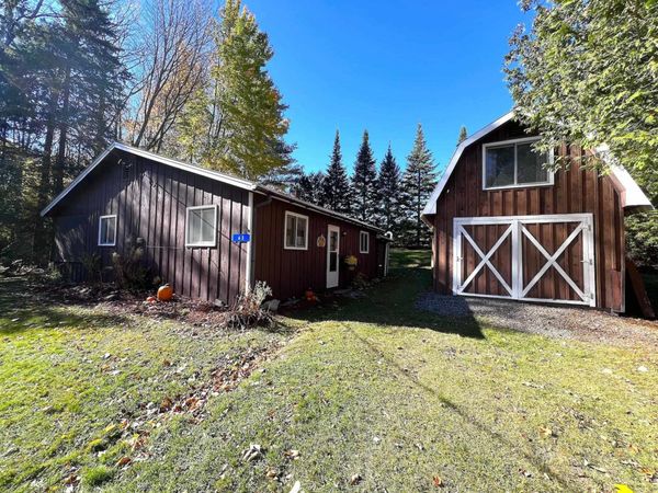 63 Barre Boulevard, Greensboro, VT 05841