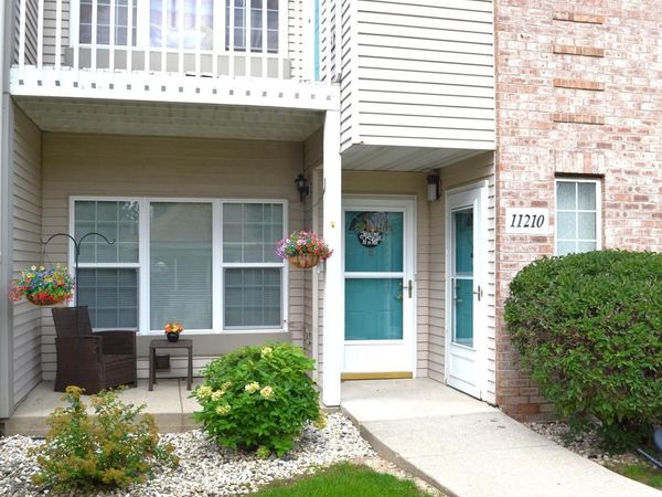 11210 W Gilbert AVENUE, Unit E, Wauwatosa, WI 53226