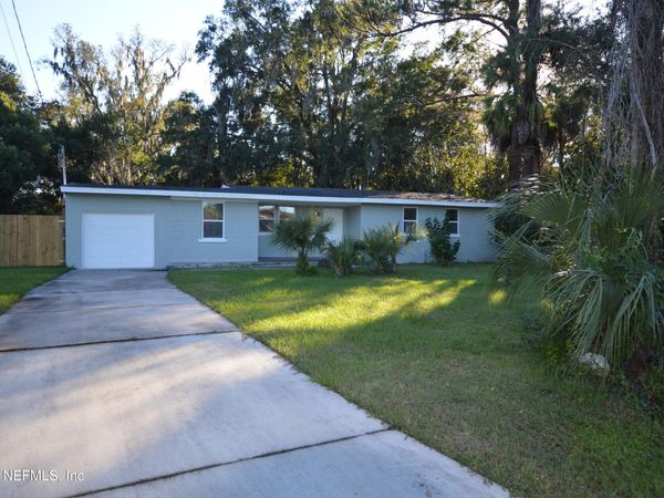 1516 RIBAULT SCENIC Drive, Jacksonville, FL 32208