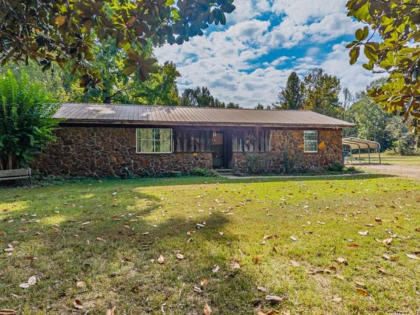 1812 Farrish Gravel Road, Batesville, MS 38606