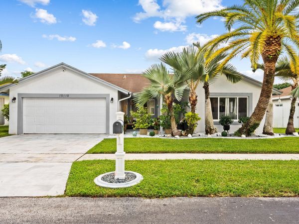 10110 SW 16TH Place, Davie, FL 33324
