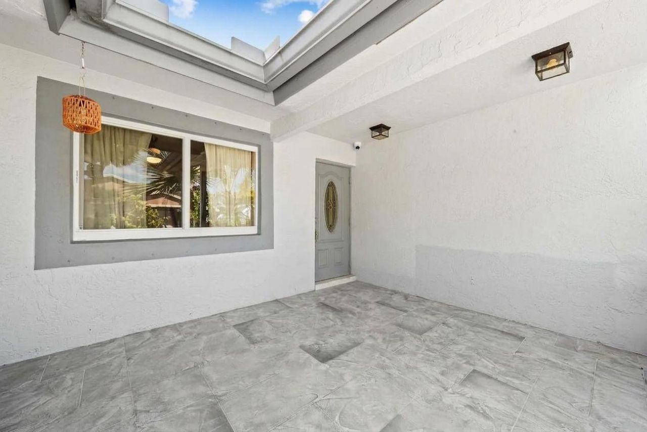 10110 SW 16th Place, Davie, FL 33324 Photo