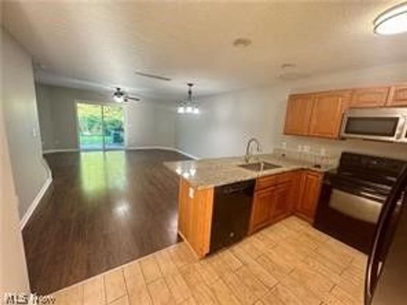 6387 Forest Park Drive, North Ridgeville, OH 44039 Photo 7