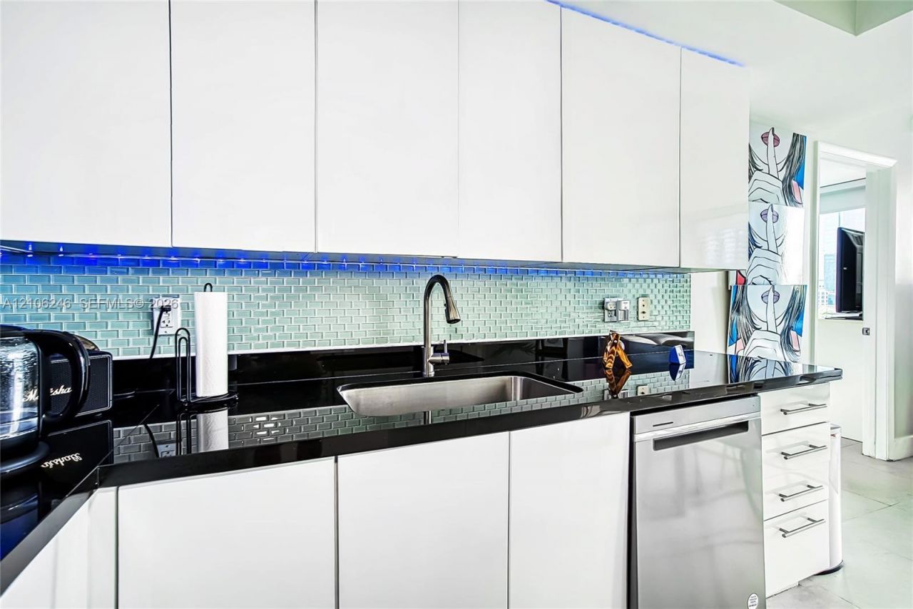 92 SW 3rd St , Unit 1511, Miami, FL 33130 Photo
