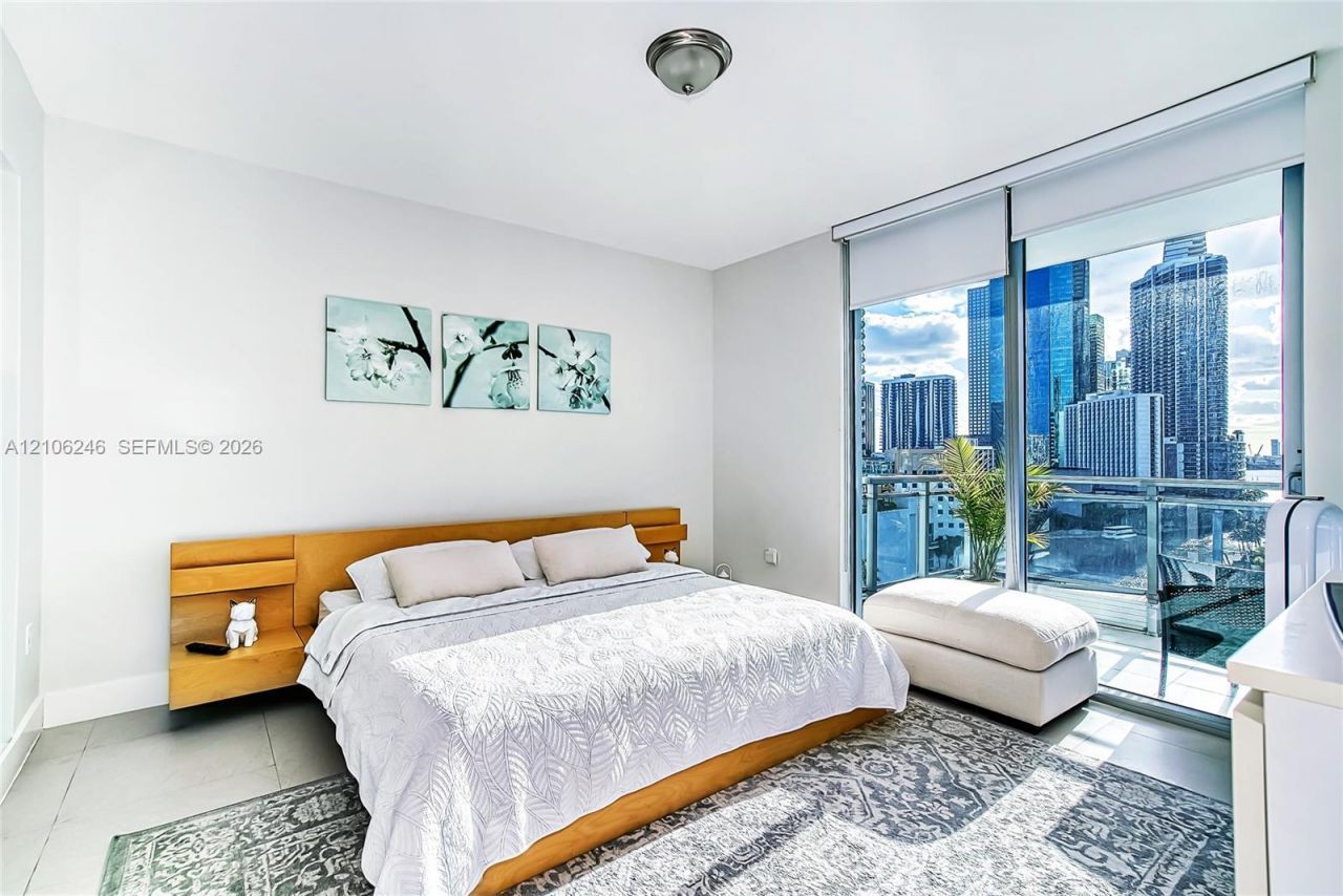 92 SW 3rd St , Unit 1511, Miami, FL 33130 Photo