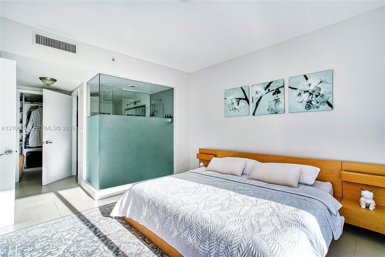 92 SW 3rd St , Unit 1511, Miami, FL 33130 Photo