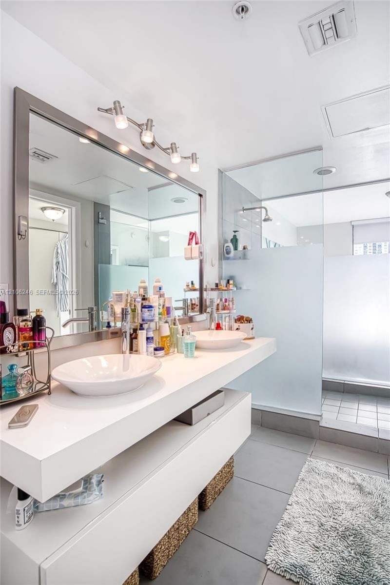 92 SW 3rd St , Unit 1511, Miami, FL 33130 Photo