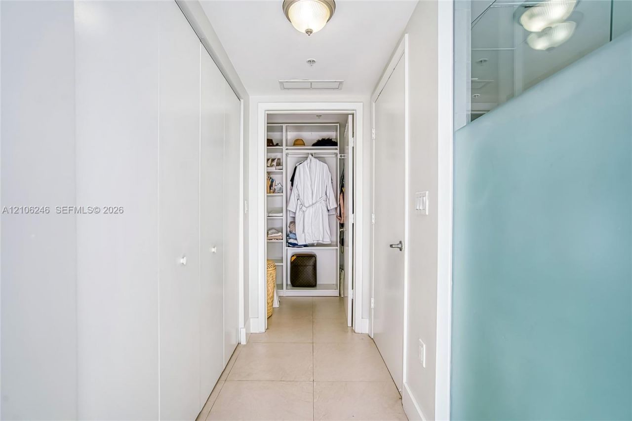 92 SW 3rd St , Unit 1511, Miami, FL 33130 Photo