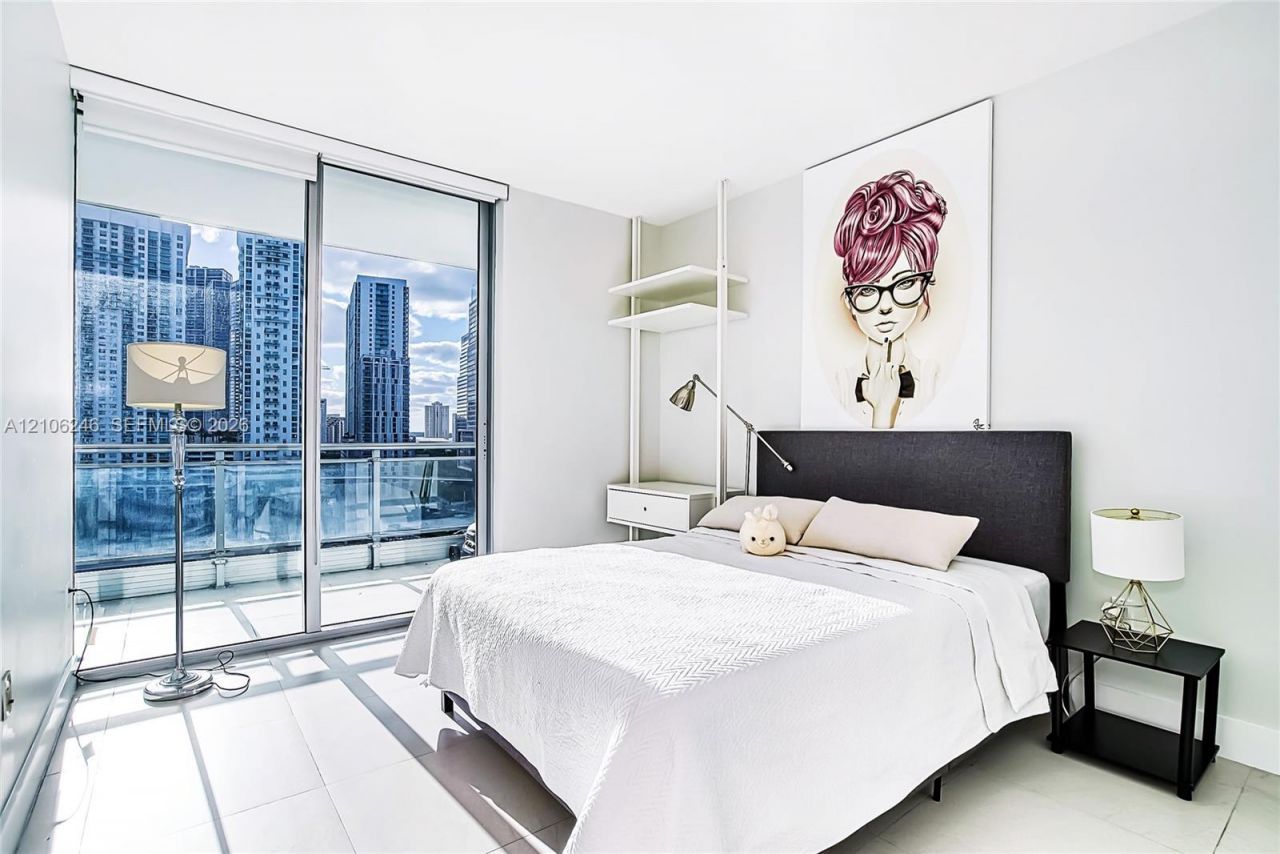 92 SW 3rd St , Unit 1511, Miami, FL 33130 Photo