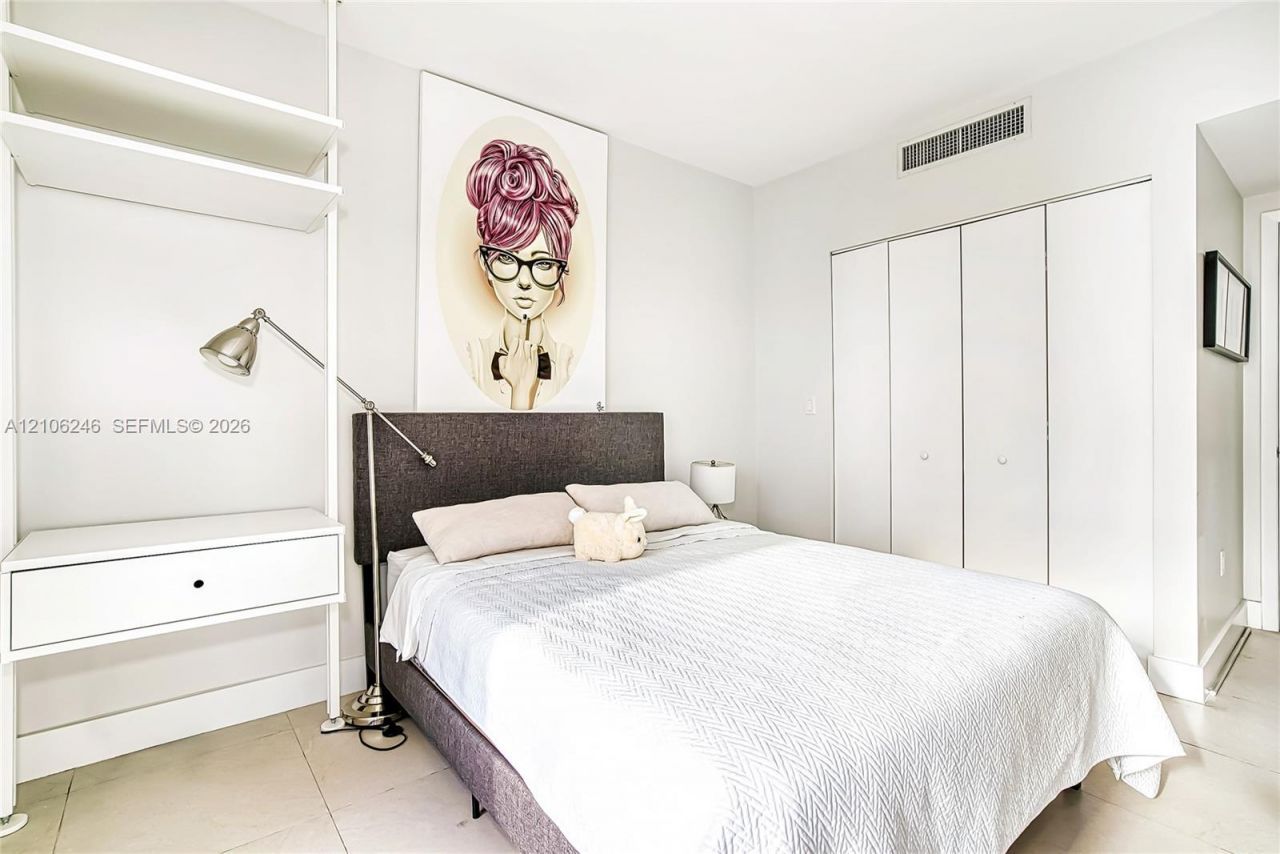 92 SW 3rd St , Unit 1511, Miami, FL 33130 Photo