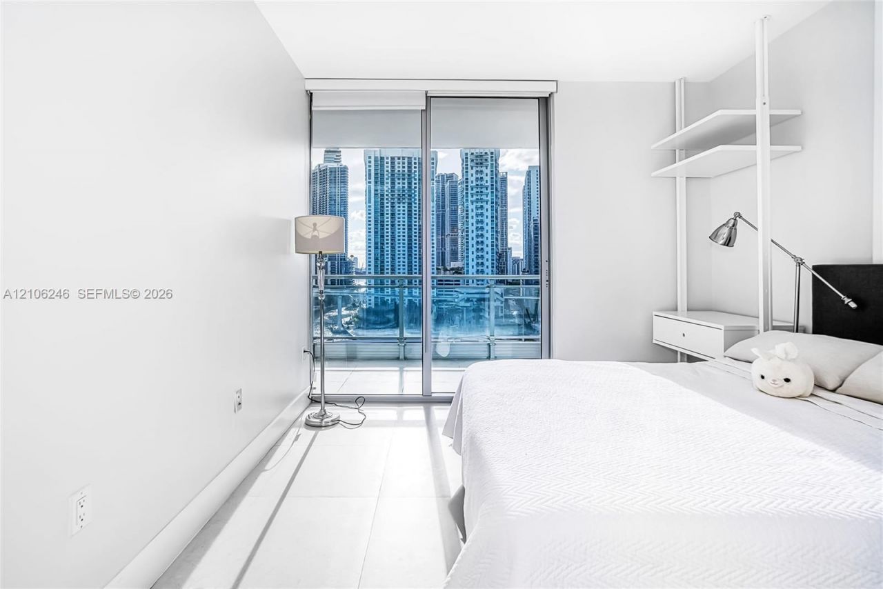 92 SW 3rd St , Unit 1511, Miami, FL 33130 Photo