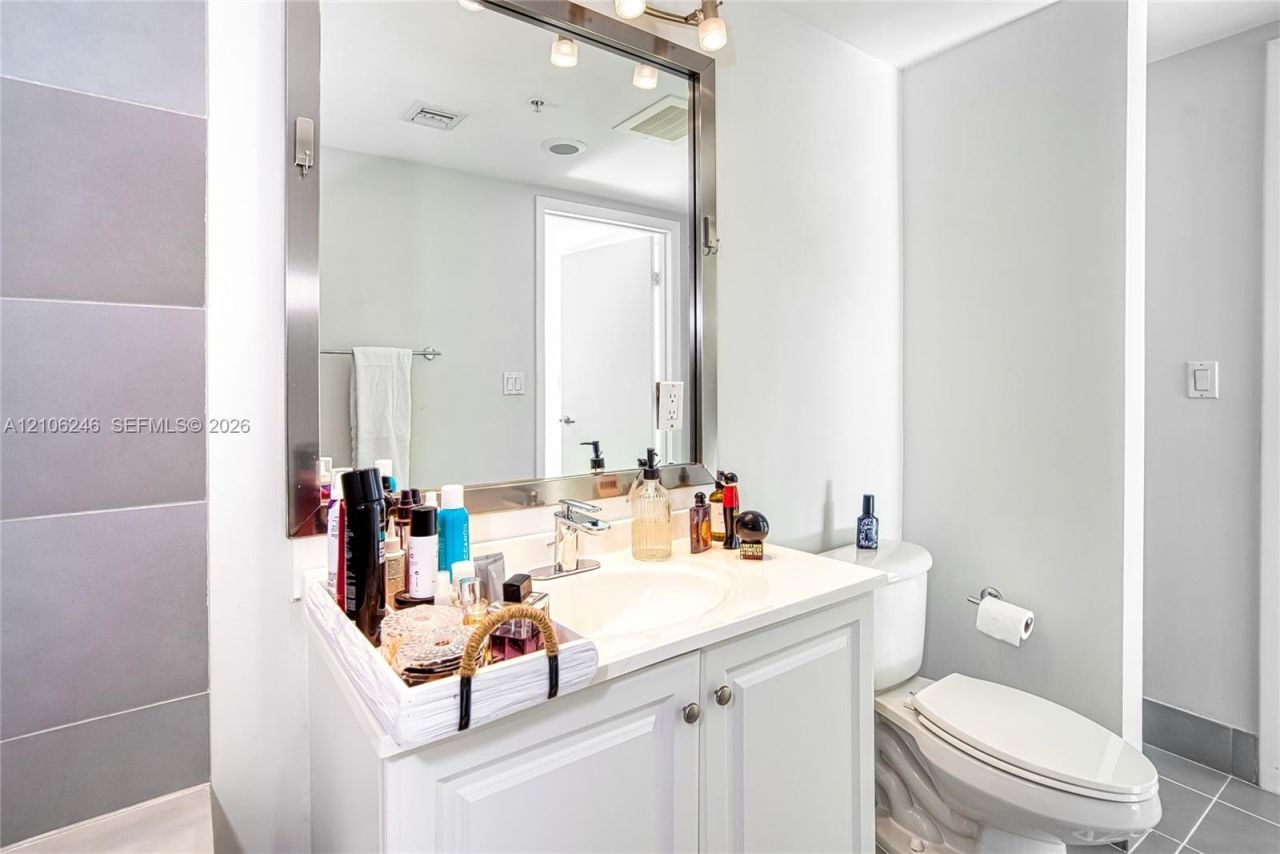 92 SW 3rd St , Unit 1511, Miami, FL 33130 Photo
