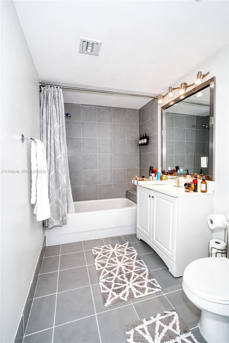 92 SW 3rd St , Unit 1511, Miami, FL 33130 Photo