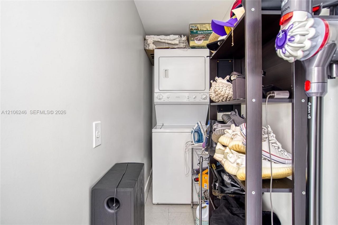 92 SW 3rd St , Unit 1511, Miami, FL 33130 Photo