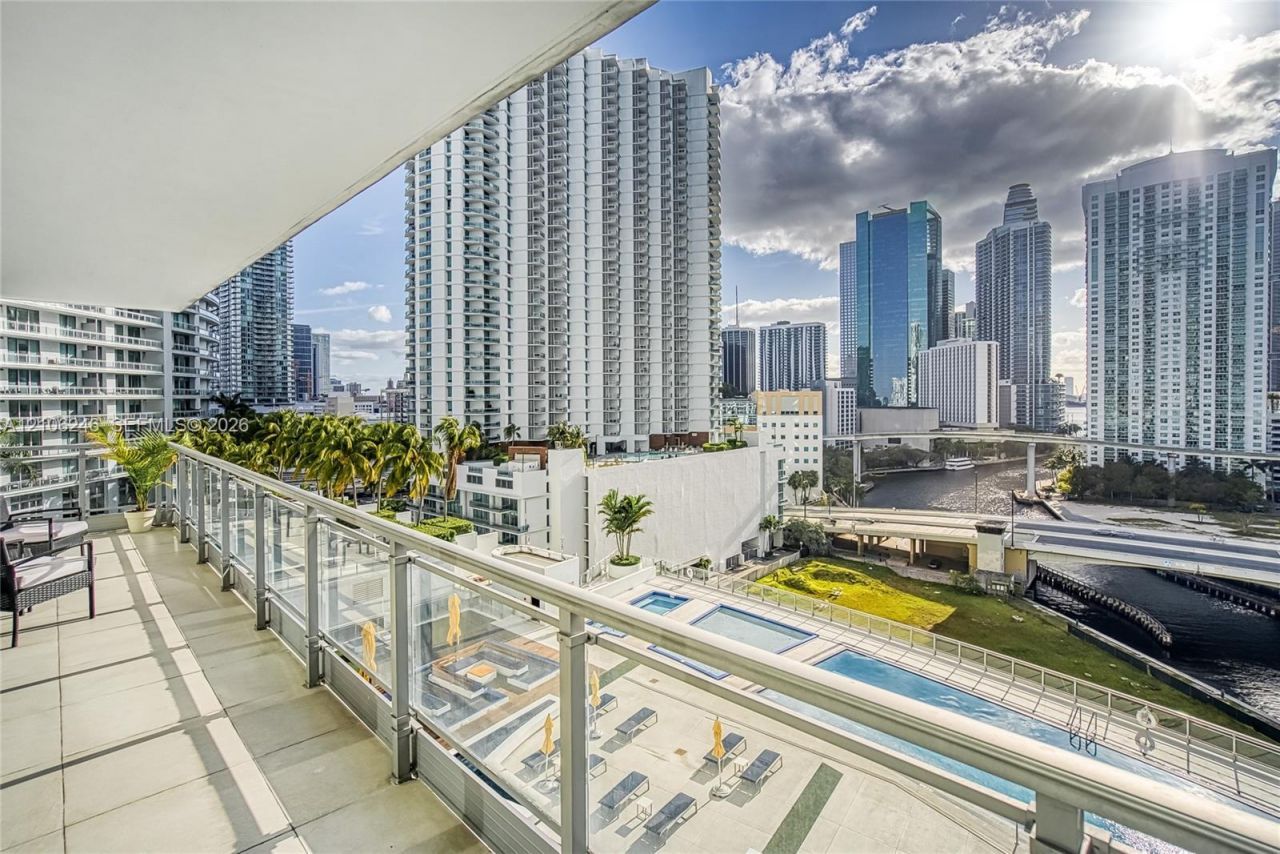 92 SW 3rd St , Unit 1511, Miami, FL 33130 Photo