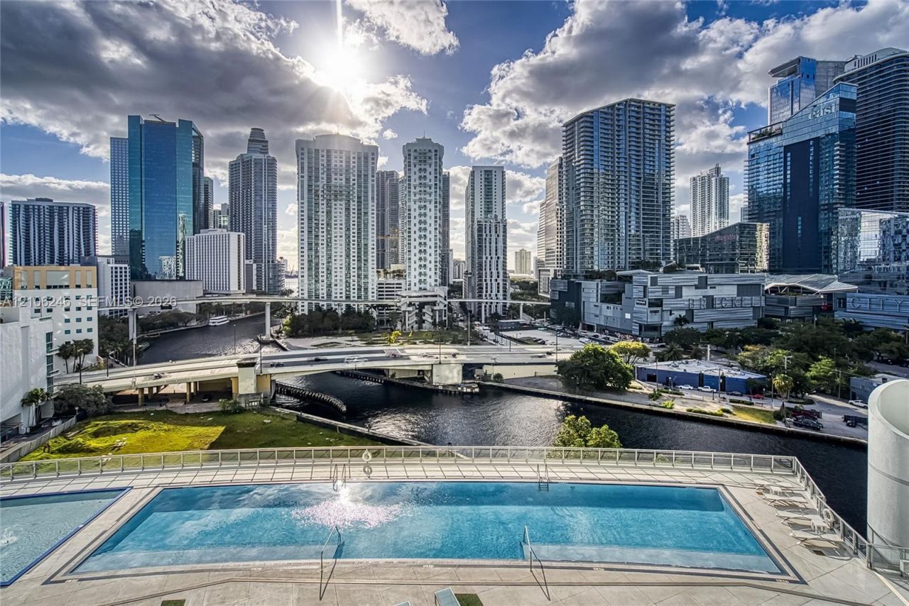 92 SW 3rd St , Unit 1511, Miami, FL 33130 Photo